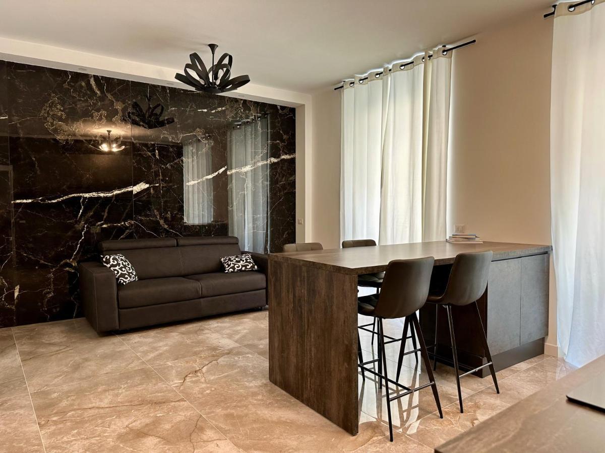 Magic Place Bergamo! Classy Apartment In The Heart Of The City Buitenkant foto