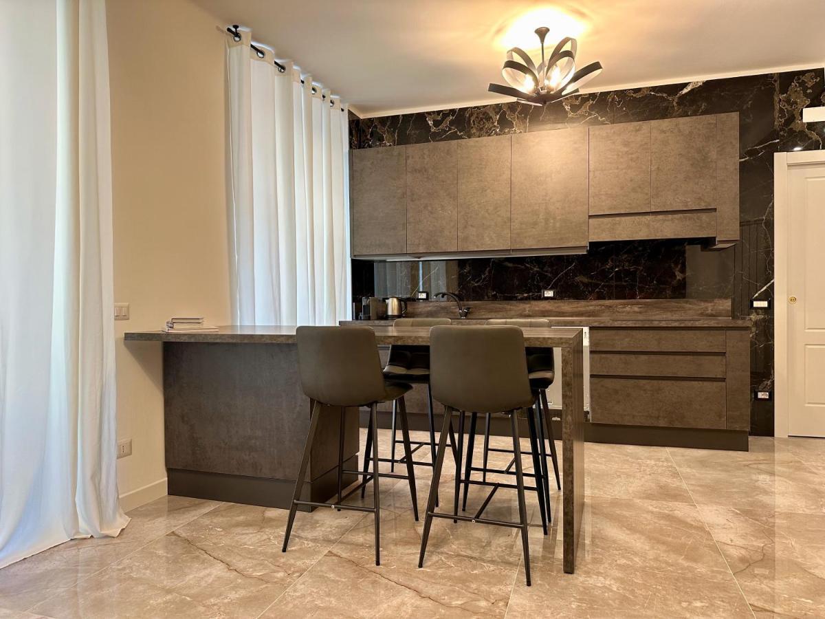Magic Place Bergamo! Classy Apartment In The Heart Of The City Buitenkant foto