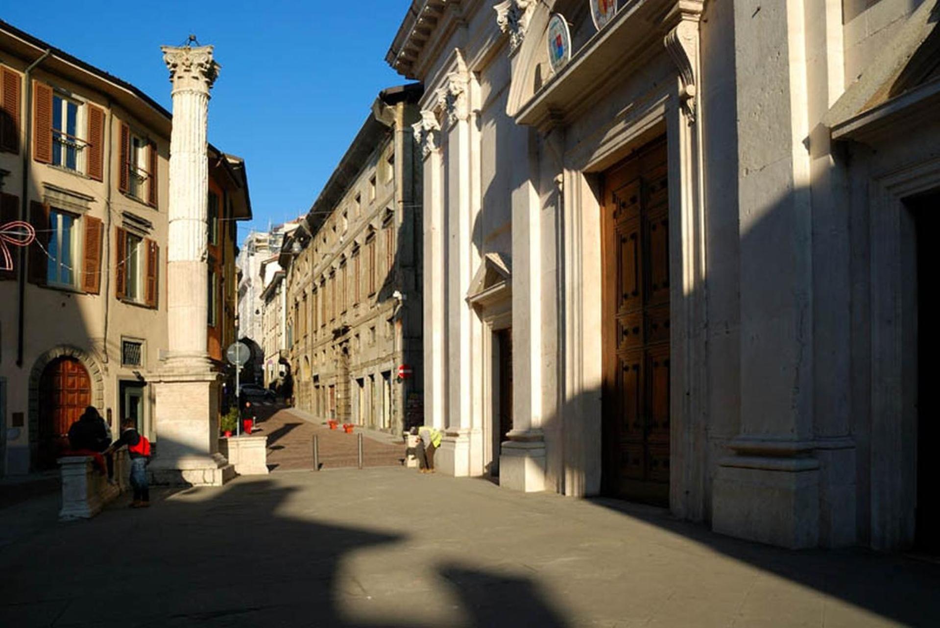 Magic Place Bergamo! Classy Apartment In The Heart Of The City Buitenkant foto