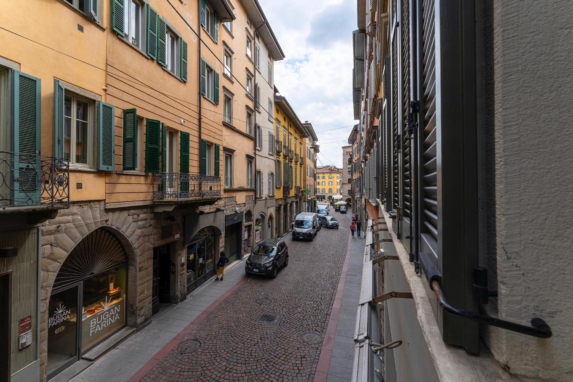 Magic Place Bergamo! Classy Apartment In The Heart Of The City Buitenkant foto